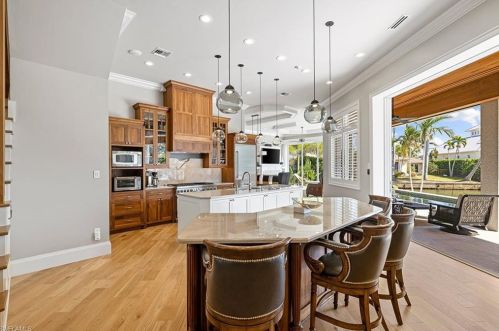 1266 Cobia Ct, Naples FL  34102-1549 exterior