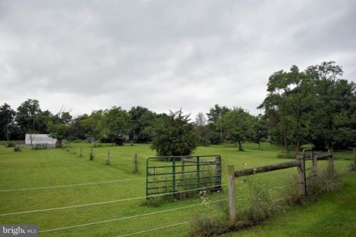 12861 Sandy Mount Rd, Orrstown, PA 17244-9629