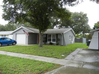 582 36th St, Largo, FL 33771-2706