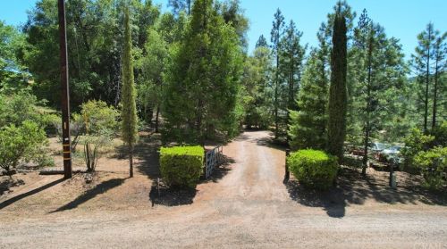 34356 Sunridge Dr, Bass Lake, CA 93669-9711