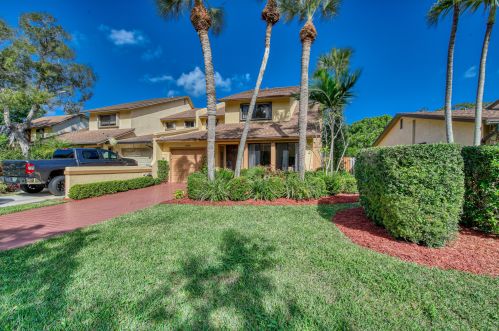 1056 Raintree Dr, West Palm Beach, FL 33410-5247