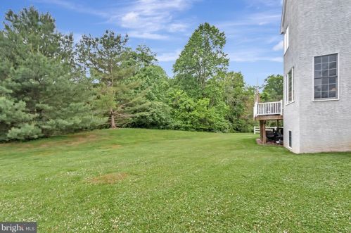 23 Hampshire Ct, Wilmington DE  19807-2535 exterior