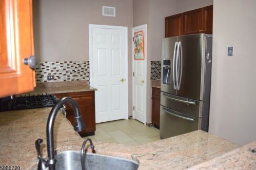 97 Crown Point Rd, Parsippany NJ  07054-3414 exterior