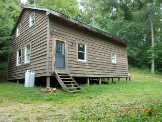 14723 Freedom Rd, Guernsey, OH 43749-9784