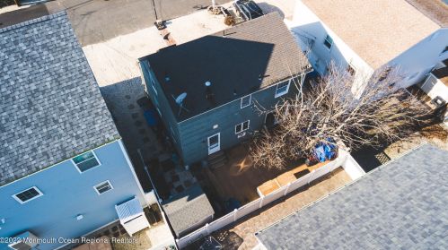 8 Harborside Dr, Pelican Island NJ  08751-1316 exterior