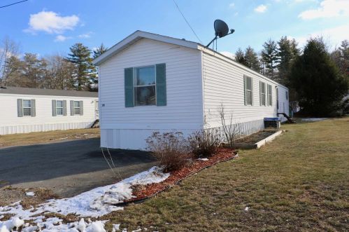 79 Caddy Dr, Salem, NH 03079-1343