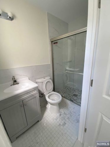 612 Drake Ave, Roselle NJ  07203-2249 exterior