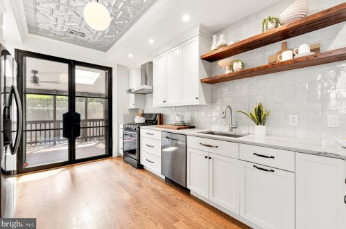 415 10 St, Washington DC 20003-2133 exterior