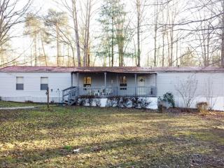 101 Raccoon Creek Rd, Crossville, TN 38572-1975