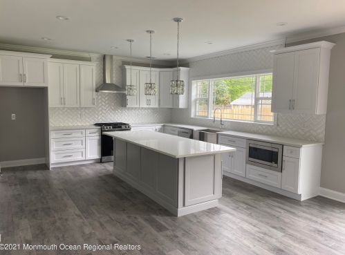 314 Trenton Ave, Berkeley Township, NJ 08721-2316