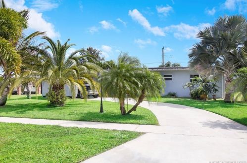 2855 Wiltshire Ter, Fort Pierce, FL 34952-5734