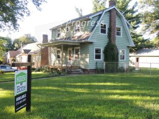 400 Longwood Dr, Cedar Rapids IA  52402-5317 exterior