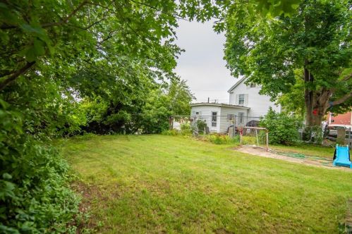 23 Bowers St, Nashua NH  03060-3904 exterior