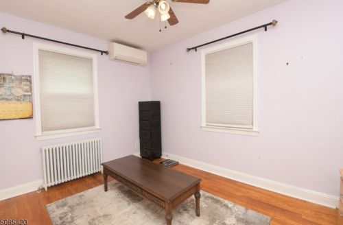 122 8th Ave, Manville NJ  08835-1250 exterior