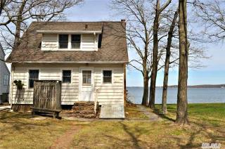 2662 Paradise Shores Rd, Southold, NY 11971-4046