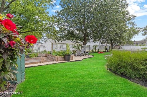 557 California Ave, Bricktown NJ  08724-1233 exterior