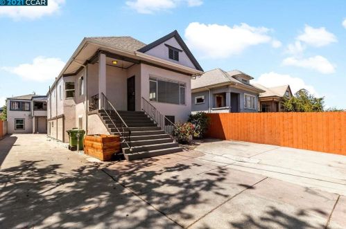3301 Chestnut St, Oakland, CA 94608-4224
