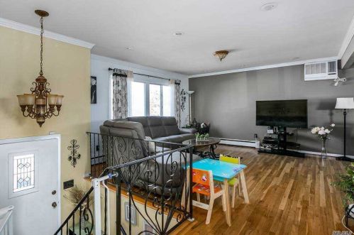 134 Adams St, Deer Park, NY 11729-3021