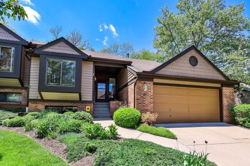 11 Diplomat Dr, Cincinnati, OH 45215-2074