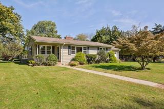 735 Gin Ln, Southold, NY 11971-4241