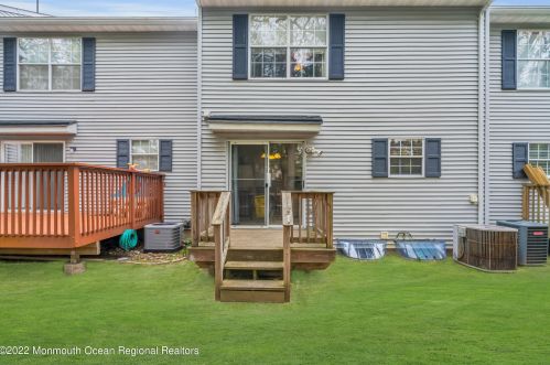 562 Davids Ct, Lakewood, NJ 08701-5884