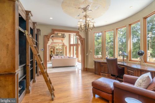 608 Kentland Dr, Great Falls VA  22066-1030 exterior