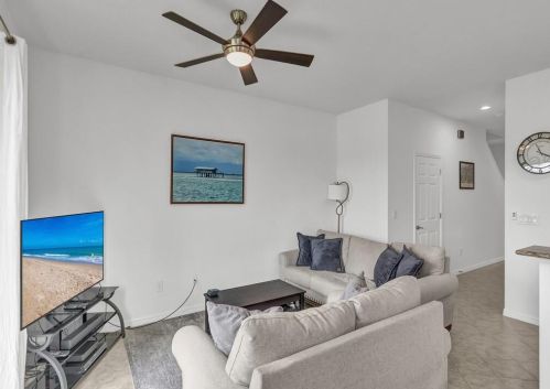 1070 Normandie Way, Vero Beach, FL 32960-7061