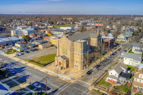 701 2nd Ave, Tinton Falls NJ  07712-5928 exterior