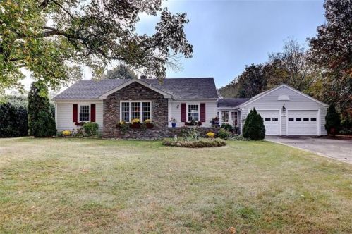 559 Child St, Warren, RI 02885-1724