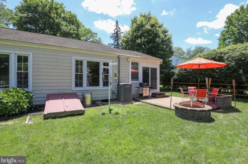 932 Queens Dr, Yardley PA  19067-4528 exterior