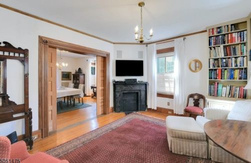 27 Liberty St, Ridgewood NJ 07450-4555 exterior