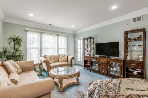 1638 Finch Ln, Central Islip, NY 11722-4491