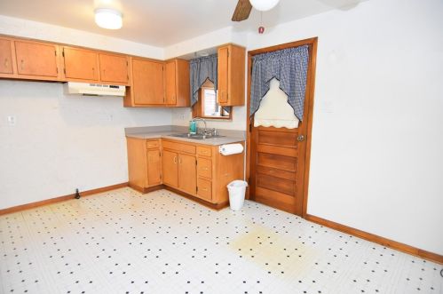 2332 Clinton St, Whitaker PA  15120-2661 exterior