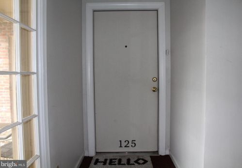 125 Culpepper Dr, Blue Bell PA  19422-1100 exterior