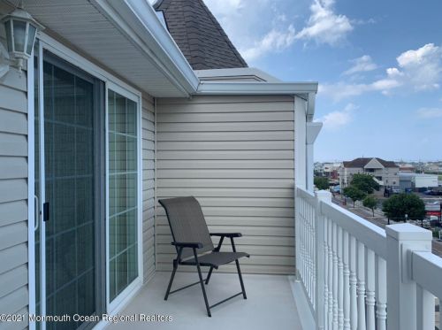 1301 Boulevard, Pelican Island NJ  08751-1911 exterior