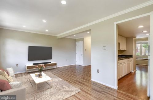 7702 Trevino Ln, Falls Church VA  22043-3507 exterior