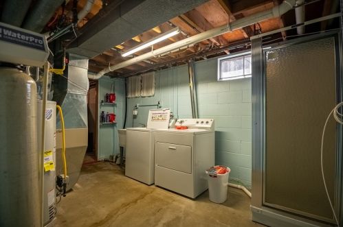 12 Redwood Dr, Greenville PA  16125-1130 exterior