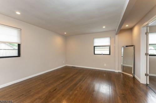 712 Golf Ter, Roselle NJ  07203-2431 exterior