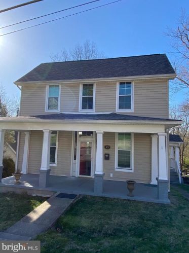 521 Washington St, Charles Town WV  25414-1735 exterior