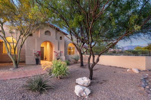 12316 Cloud Ridge Dr, Tucson, AZ 85755-6560
