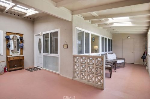 13361 El Dorado Dr, Seal Beach CA  90740-6801 exterior