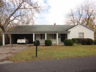 102 Erwin Dr, Mayfield, KY 42066-1909