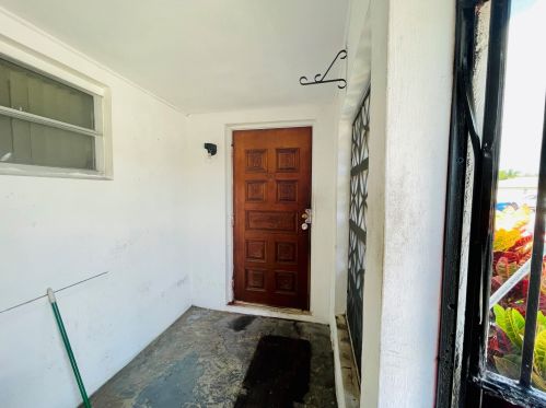 957 7th St, West Palm Beach, FL 33404-7802