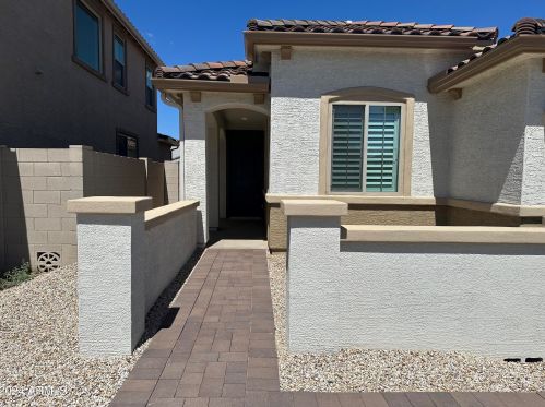 9016 San Juan Ave, Glendale, AZ 85305-2705