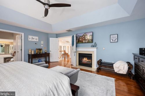 7226 Lyndam Hill Cir, Lorton VA  22079-4509 exterior