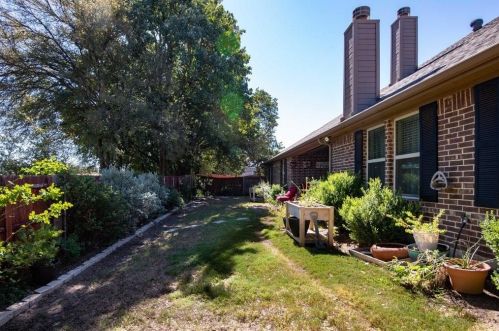 1010 Burkburnett Dr, Weatherford TX  76087-2819 exterior