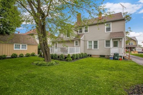 16 Prospect Ave, Middletown NY 10940-4117 exterior