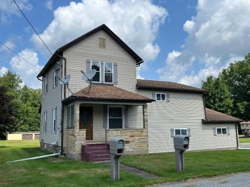 8 Lincoln St, Franklin, PA 16323-2406