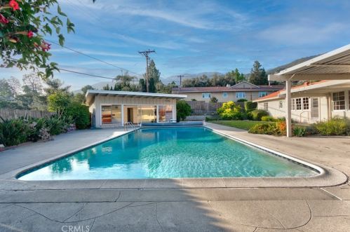 5211 Ocean View Blvd, La Canada, CA 91011-1243