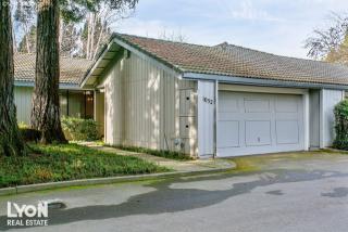 1052 Johnfer Way, Sacramento CA  95831-1667 exterior